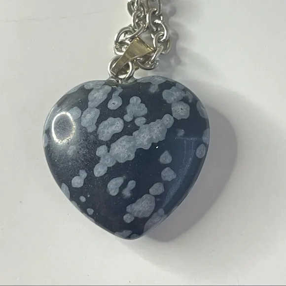 Snowflake Obsidian Stone Crystal Stone Heart Necklace - Picture 4 of 5